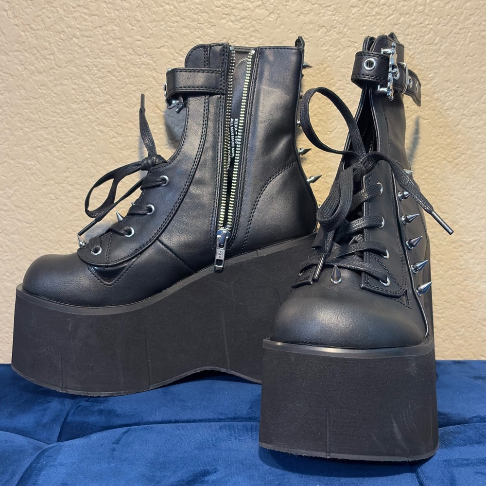 Demonia Kera-150 Platform Boots